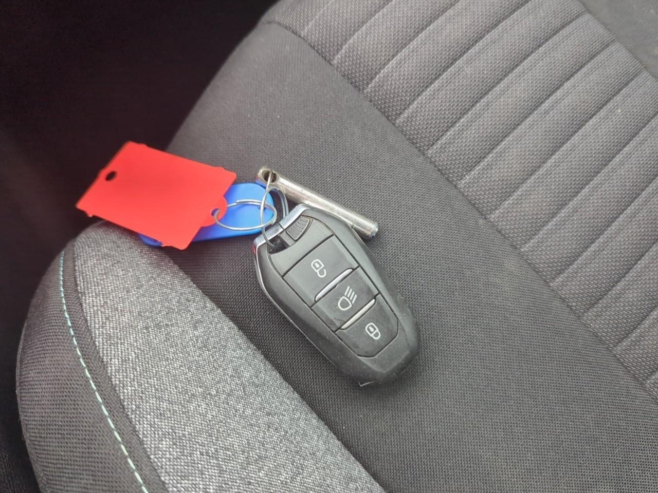 Peugeot 3008 puretech 130ch s&s bvm6 active pack — photo 28