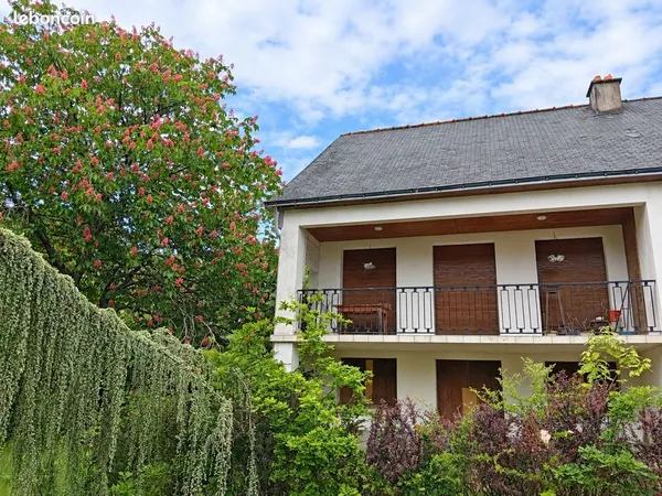 Maison individuelle avec terrain et hangar agricole
