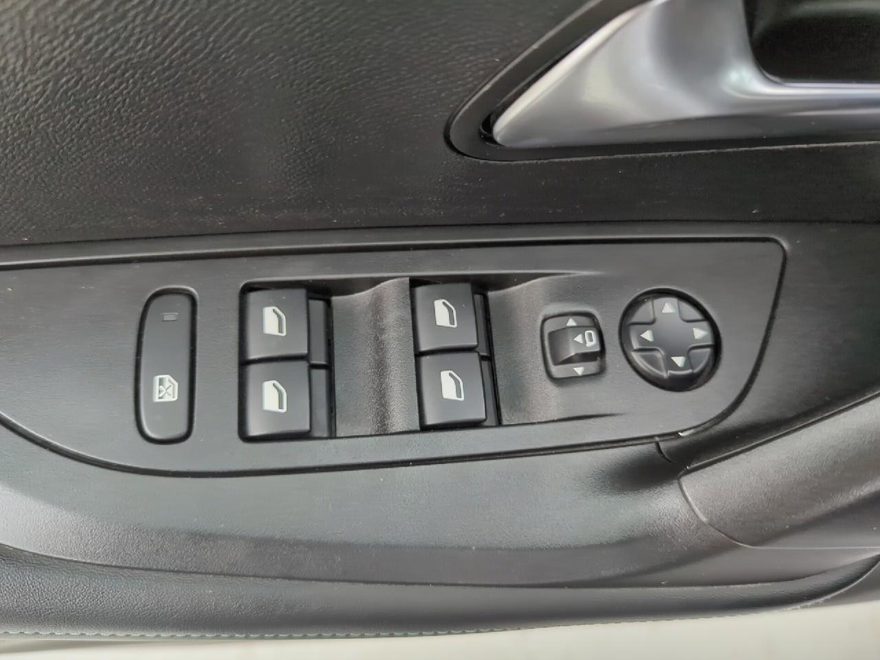 Peugeot 2008 bluehdi 130 s&s eat8 allure — photo 26