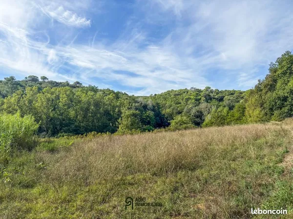 Terrain 7 961 m² Uzes