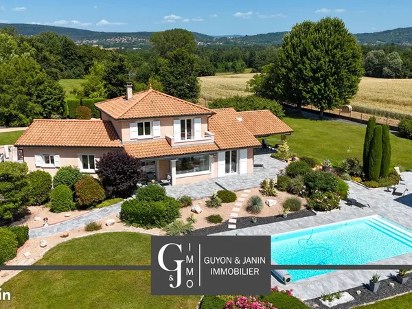 Propriété 7 pièces 227 m²