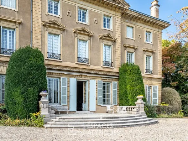 Rez-de-jardin au sein d'une propriété d'exception à Écully