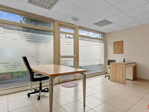 Local commercial 114 m²