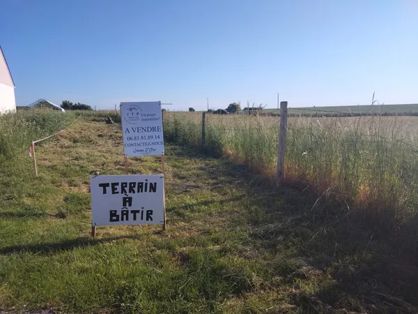 Terrain 889 m²