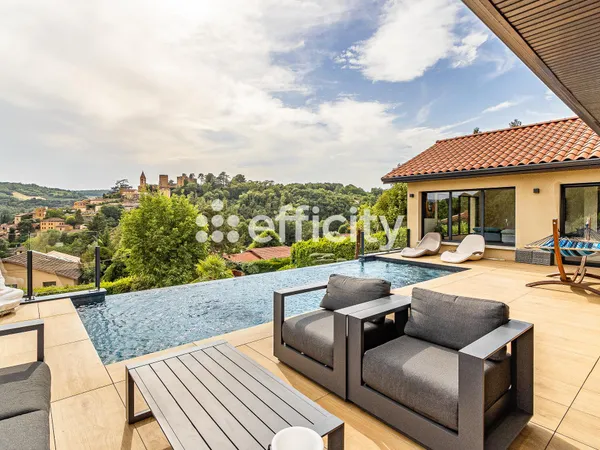 Maison 7 pièces 309 m²