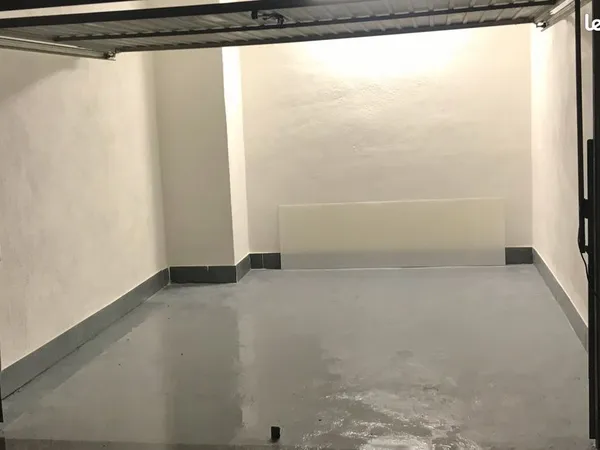 Garage à louer