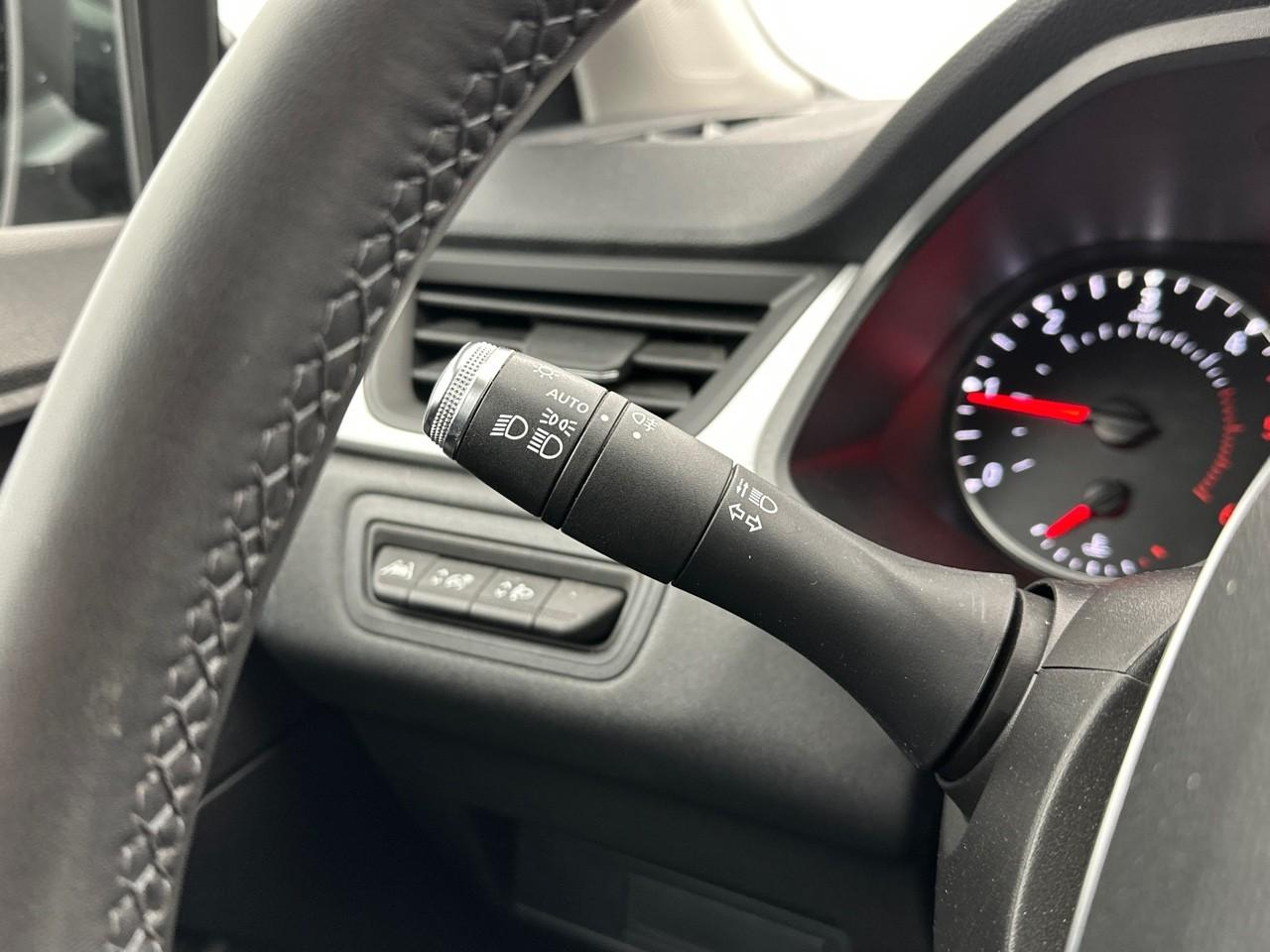 Renault Captur blue dci 115 edc business — photo 20