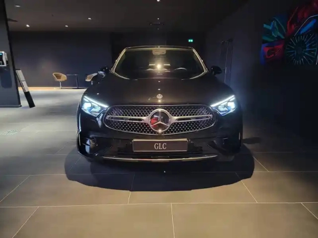 Mercedes Glc coupe 300 e hybrid eq 9g-tronic 4matic — photo 69