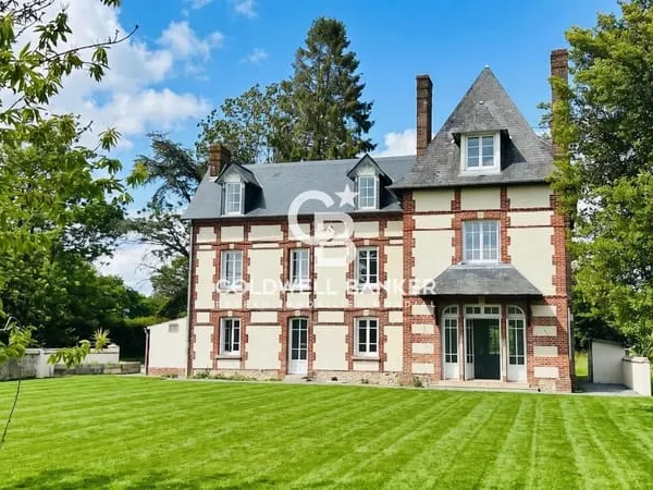 PROPRIETE AVEC MAISON DE MAITRE - 7 CHAMBRES - TROUVILLE -SUR-MER