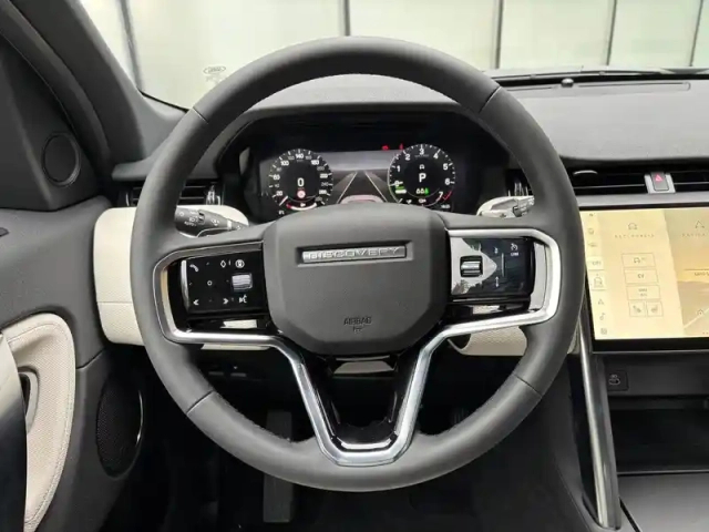 Land Rover Discovery Sport p300e phev awd bva — photo 17