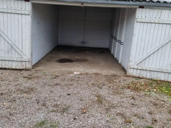 Garage a louer quartier pierre et marie curie