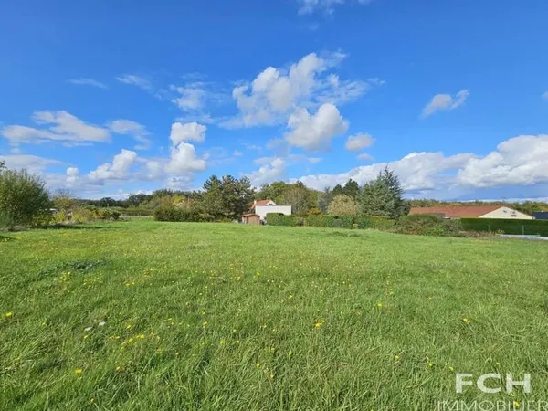 Terrain constructible 2225 m²
