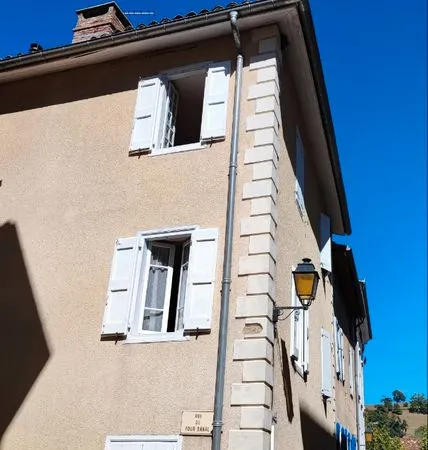 Maison de village 128m2 avec cour intérieure la Bastide de Serou 09240