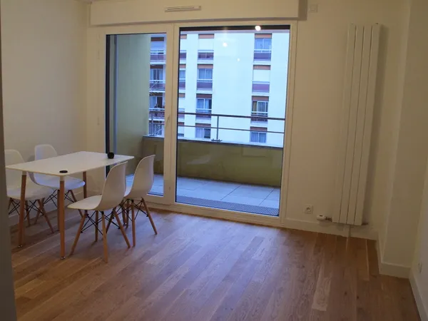 Loue T2 meublé neuf tout confort 46m², terrasse ouest, parking en option, proche RER - Issy-les-Moul