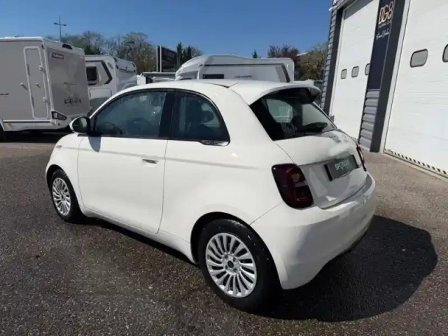 Fiat 500 e 95ch action — photo 3
