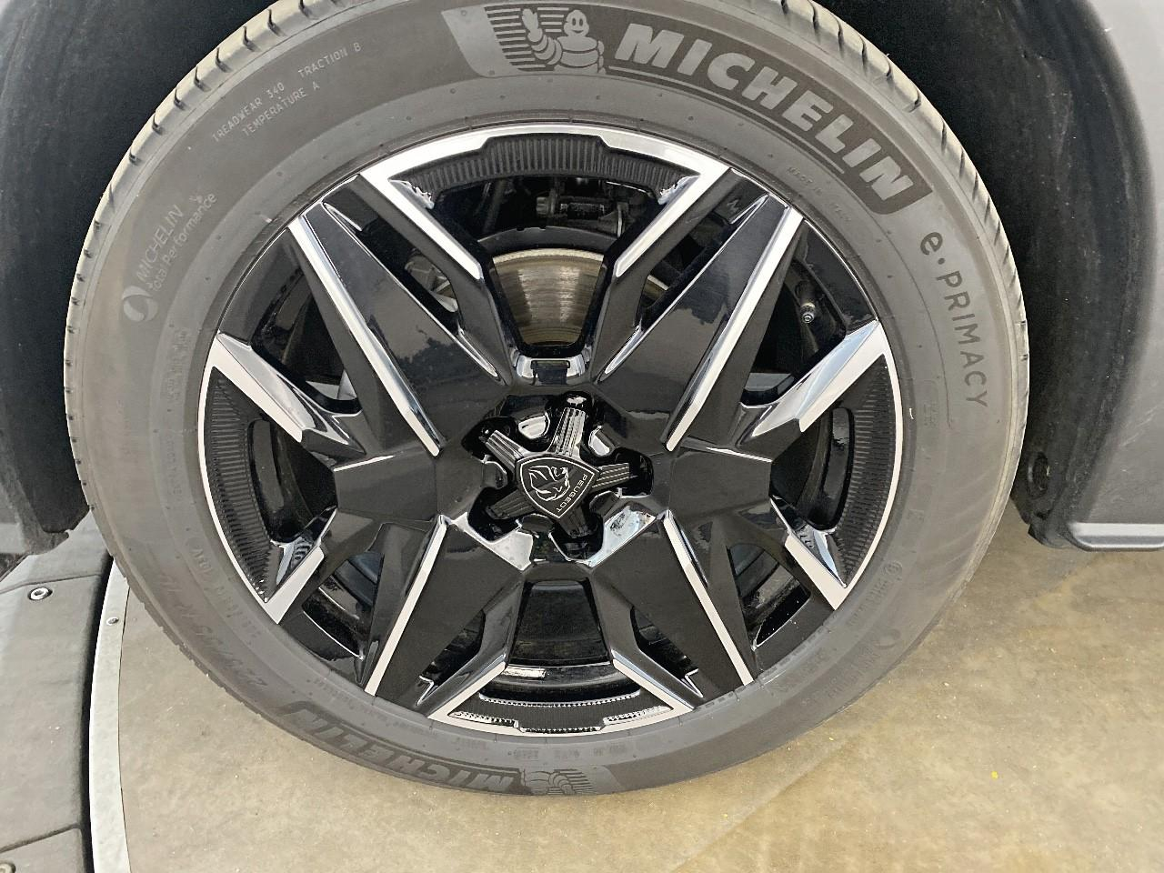 Peugeot 3008 hybrid 145 e-dcs6 gt — photo 11