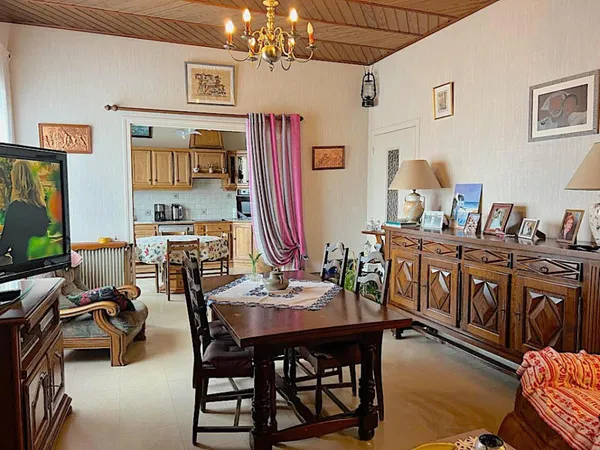 Appartement et ancien local commercial