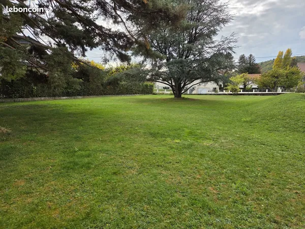 Terrain de 960 m2 - Divonne-les-Bains - quartier Maupassant