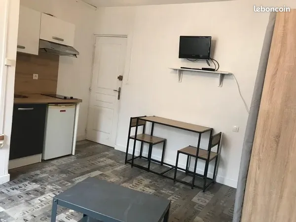Beau studio 18m² rénové et meublé rés étudiante