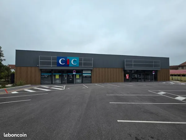 Local commercial 225m² Thaon