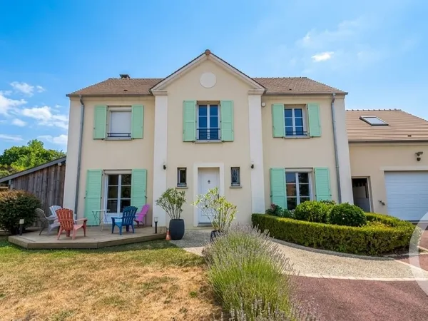Maison 9 pièces 230 m²