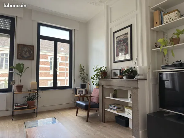 Charmant T2 dans le quartier Saint Michel au pied la place Philippe Lebon
