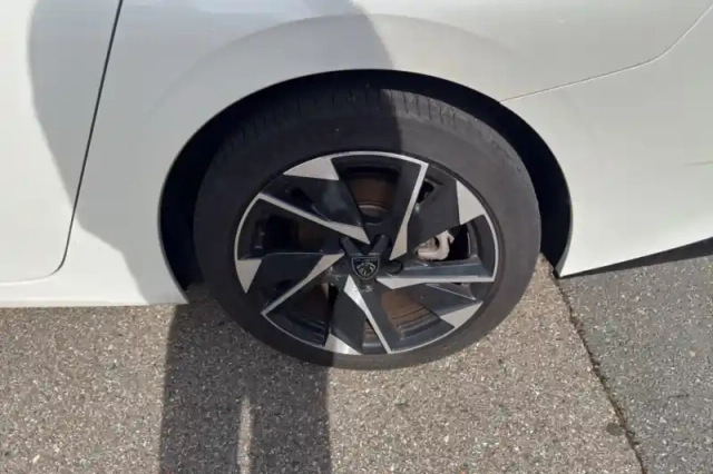 Peugeot 308 sw puretech 130ch s&amp;s bvm6 — photo 12