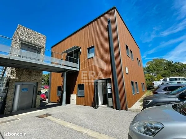 Local 34 m² PEYRUIS