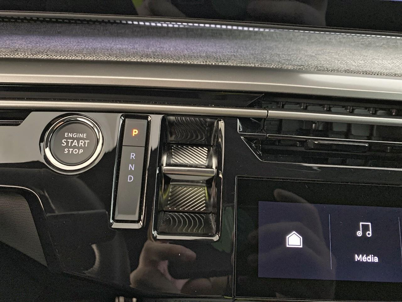 Peugeot 3008 electrique 210 ch 73 kwh gt — photo 15