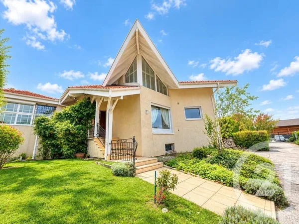 Maison 7 pièces 380 m²