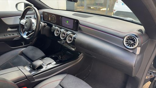 Mercedes Classe CLA 180 d 116 7G-DCT - AMG Line – 2019 – 77529 km – Diesel – Boîte Automatique — photo 32