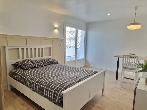 Particulier vend appartement 1 pièce de 25,5m2 avec balcons