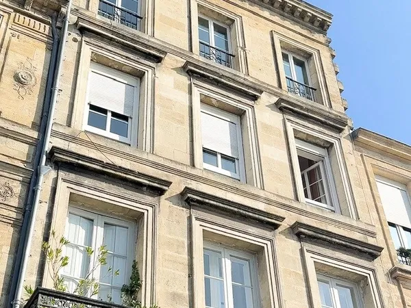 BORDEAUX Chartrons Quai de Bacalan T2 duplex de 52 m2 habita