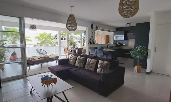 Élégance et confort aux Trois-Îlets : « Appartement raffiné 4 pièces , vue mer imprenable et prestat