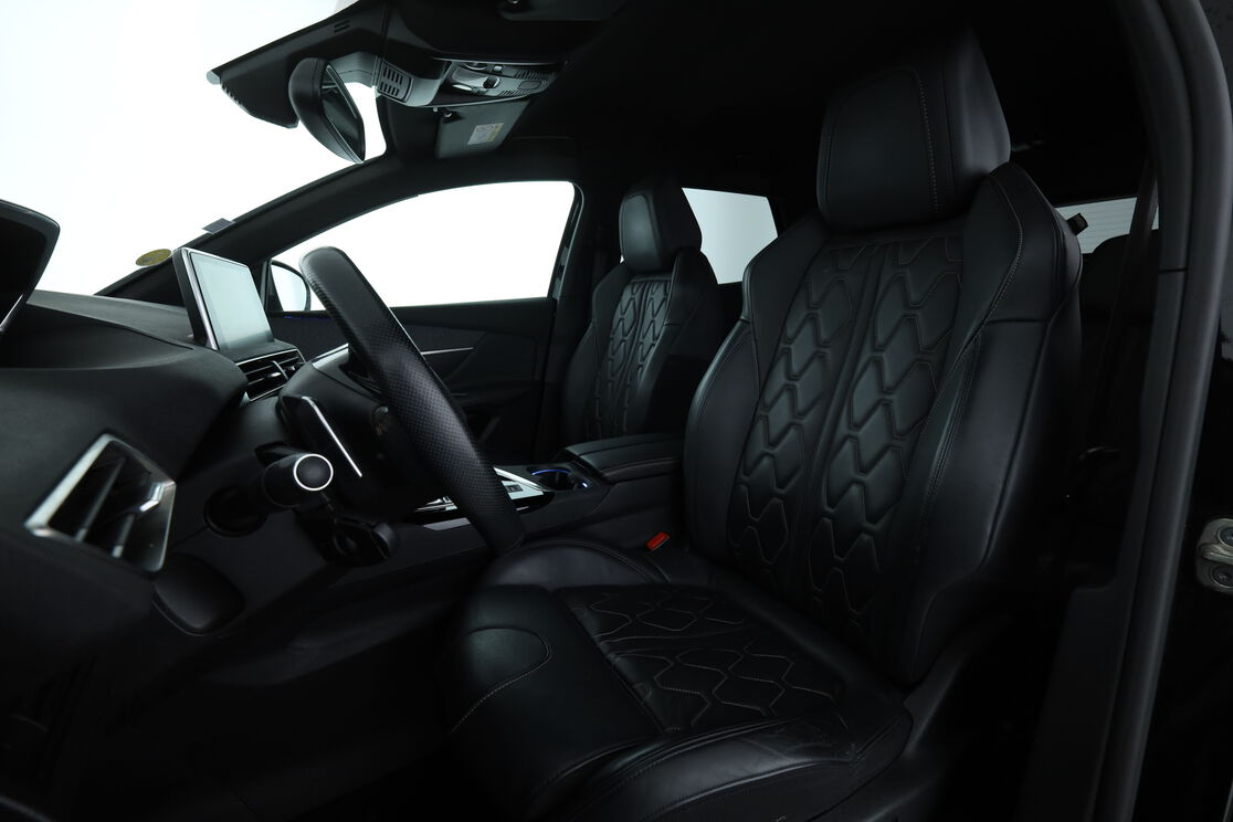 Peugeot 3008 1.5 Blue-HDi GT Line EAT8 — photo 9