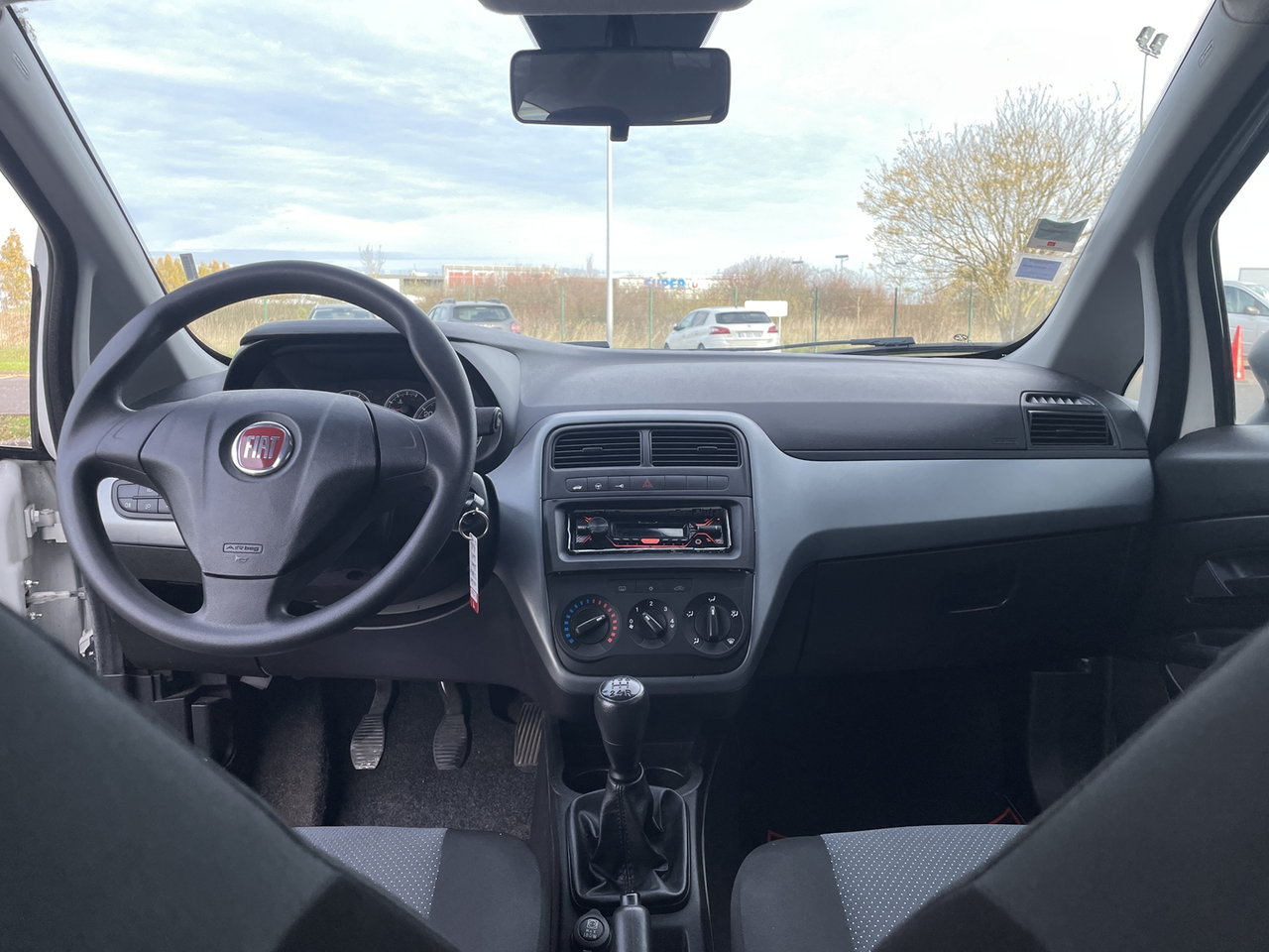 Fiat Grande punto 1.3 MULTIJET 16V 75CH CULT 3P occasion - Diesel - 2010 - 141 048 km - 4 990 € - Auneau (Eure-et-Loir) 992783481093 — photo 8
