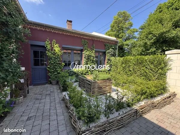 Maison 11 pièces 327 m²