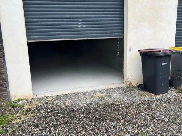 Garage ou hangar de stockage