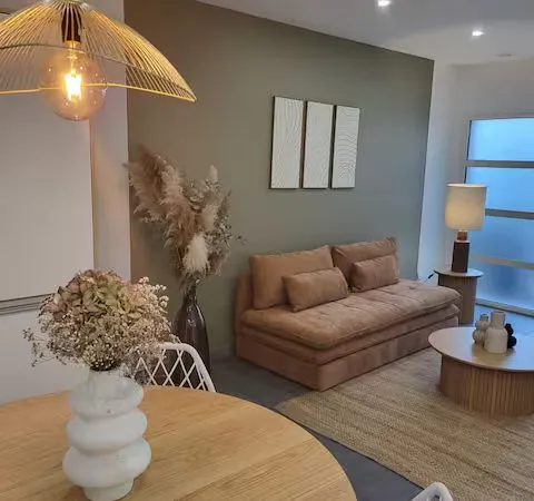 Superbe T3 meublé classé 3*, neuf, avec jardin terrasse, parking clos et jacuzzi