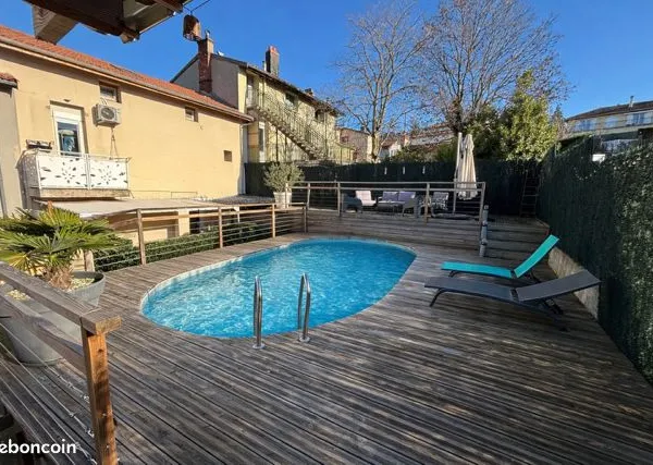 Maison de ville avec piscine