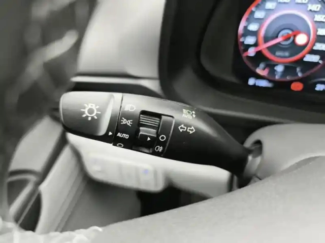 Hyundai Bayon 1.0 t-gdi 100 hybrid 48v creative — photo 18