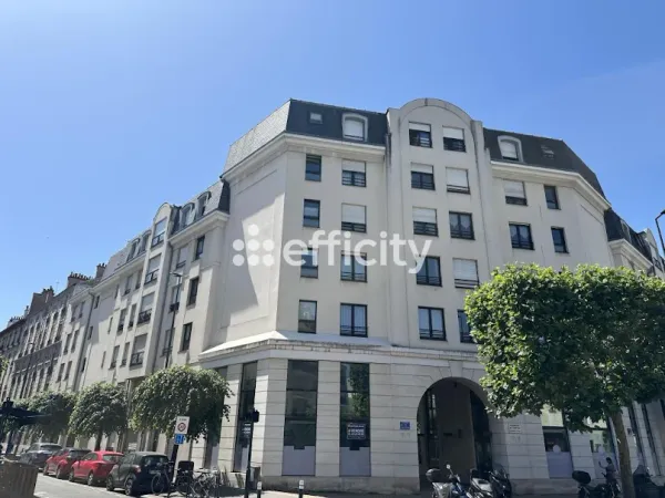 Local commercial 3 pièces 88 m²