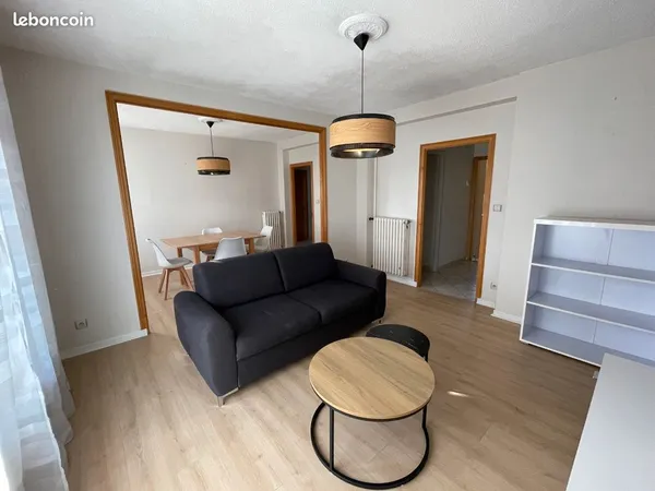 Location meublée 3 pièces-parking et cave- balcon- chambre de commerce