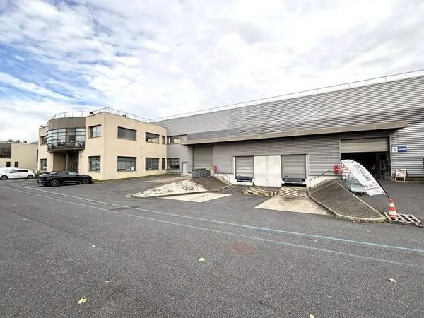 Local d'activité 2242 m²