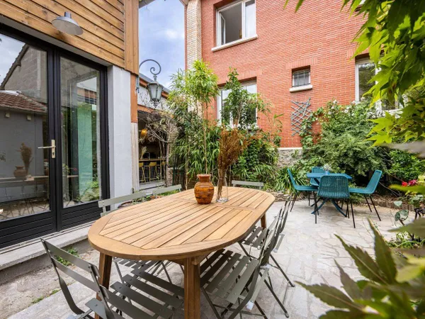 Maison de ville 13 pièces 261 m²