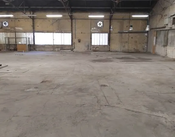 Local d'activité 1000 m²