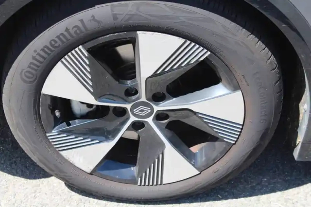 Renault Megane e-tech ev60 220 ch super charge — photo 8