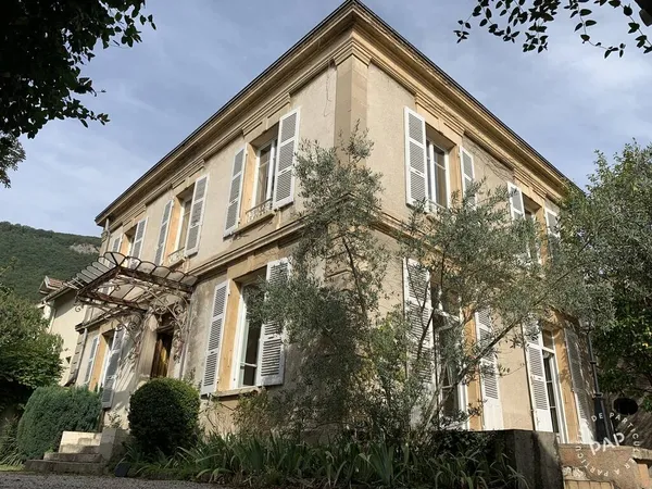 Maison 6 pièces 237 m²