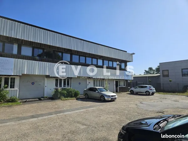 Local d'activité 160 m²