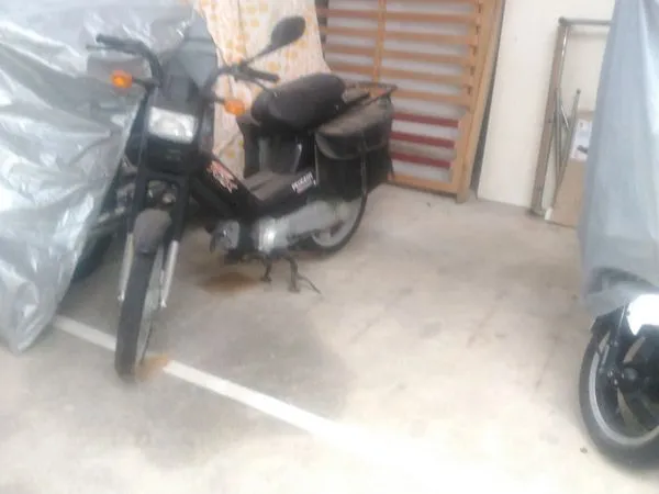Garage emplacement moto